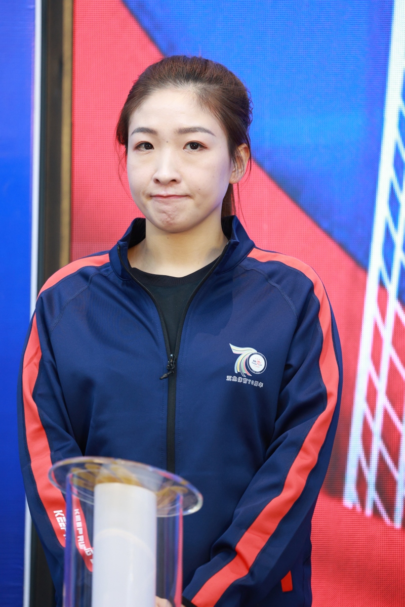 爱游戏体育包含Karsa重返赛场，重返赛场首场状态出色，瑞士队观众沸腾！赛场气氛高涨的词条