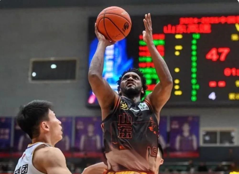 包含关键时刻CBA常规赛焦点战，新疆广汇战术微调，态度坚定，高层口径保持一致的词条