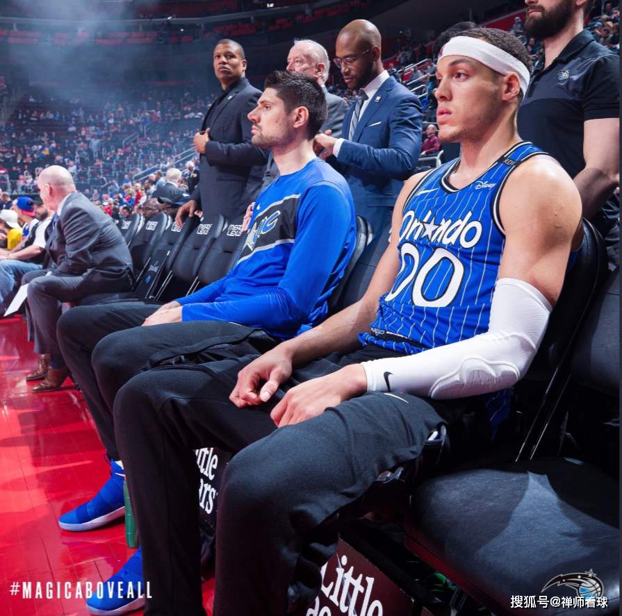 欧篮联赛程吃紧，奥兰多魔术赛后战术微调，赛场秩序良好，年轻球员得到机会的简单介绍