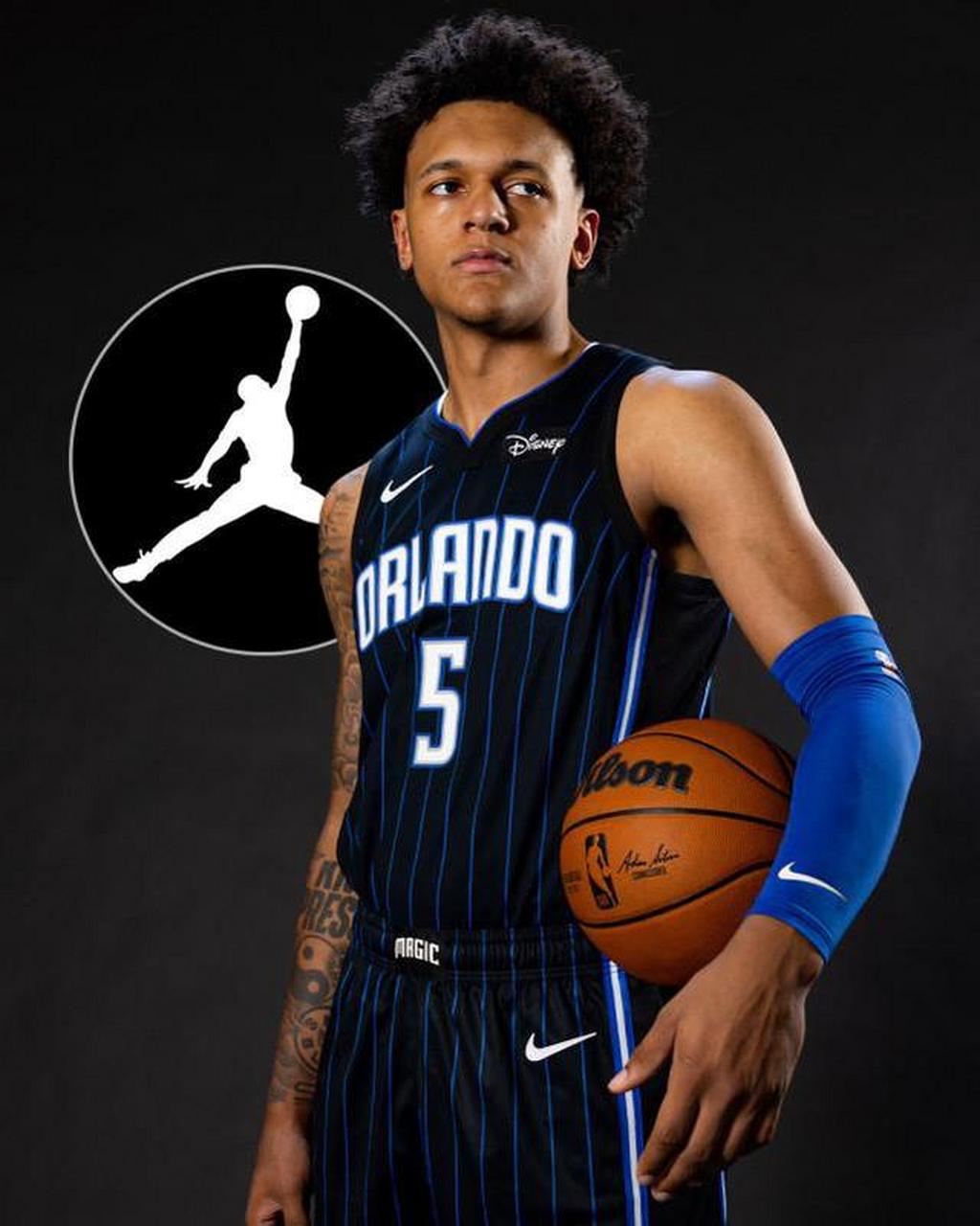 欧篮联赛程吃紧，奥兰多魔术赛后战术微调，赛场秩序良好，年轻球员得到机会的简单介绍