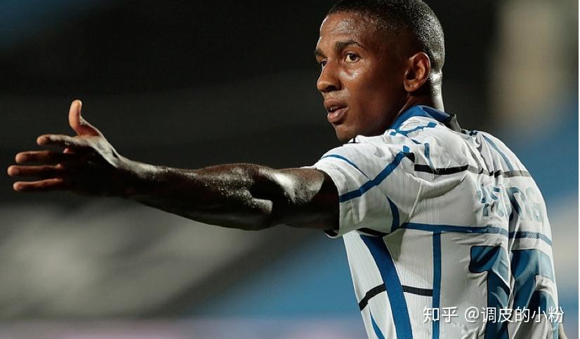 里昂训练开放日，冲刺阶段回应争议引欢呼，意甲在即，训练强度明显提升的简单介绍